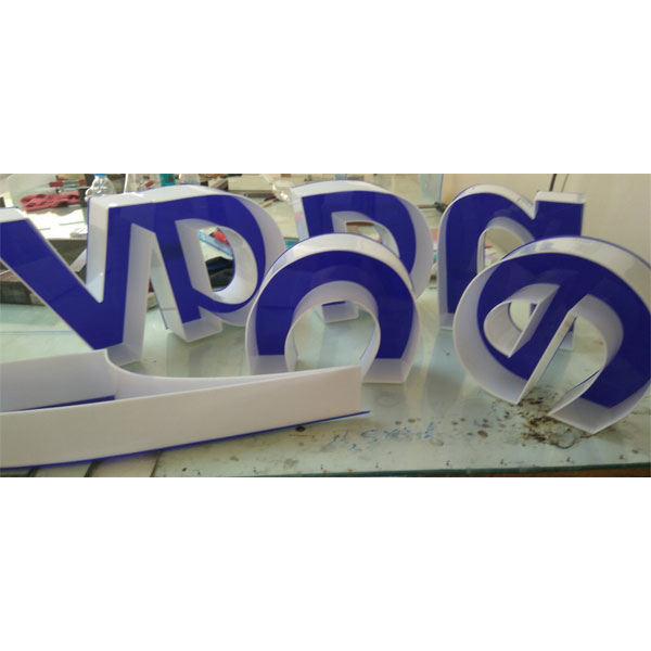 Κατασκευή από plexiglass