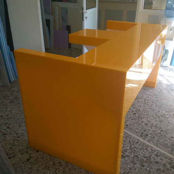 Κατασκευή από plexiglass