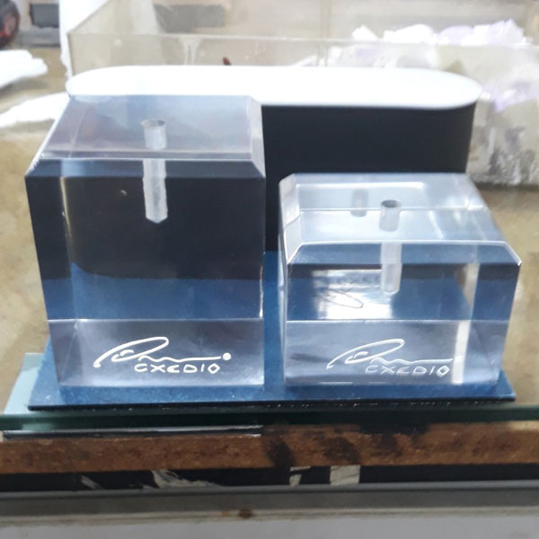 Κατασκευή από plexiglass