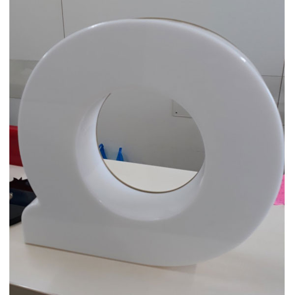 Κατασκευή από plexiglass